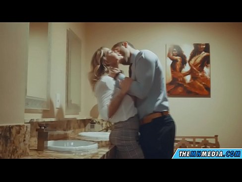 ❤️ Wenn eine vollbusige Blondine dich in einer öffentlichen Toilette verführt ❤ Sex video bei de.sextoysformen.xyz